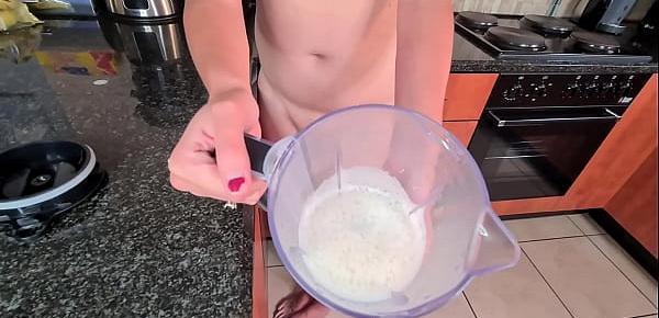  Swallowing a delicious pee and fruit shake after giving a cock a sloppy blowjob | deepthroat